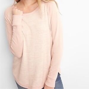 🌸3/$25 GAP Softspun Relaxed Fit High Lo Blush Pink Long Sleeve Tee, Size S